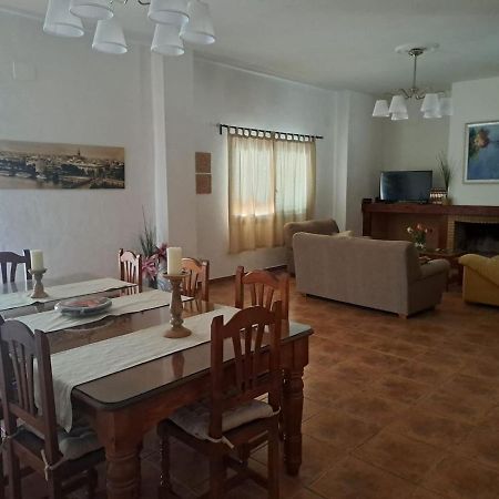 Villa Duran Esteban Cantillana Екстериор снимка